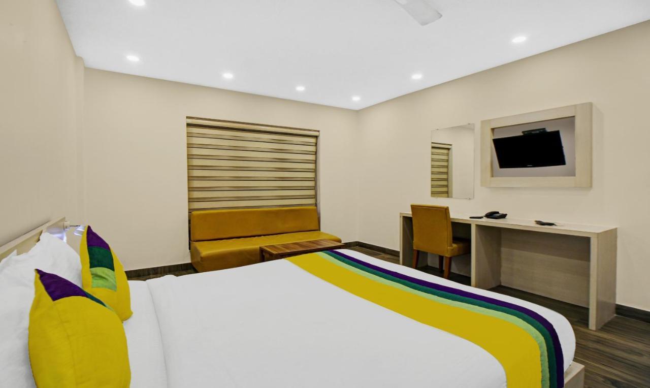 Itsy Hotels Transit Express Калькутта Экстерьер фото