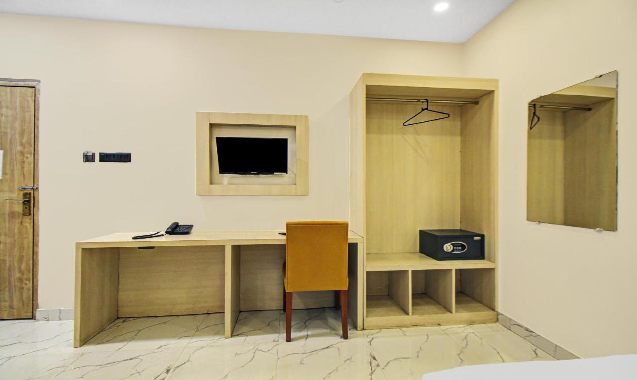 Itsy Hotels Transit Express Калькутта Экстерьер фото