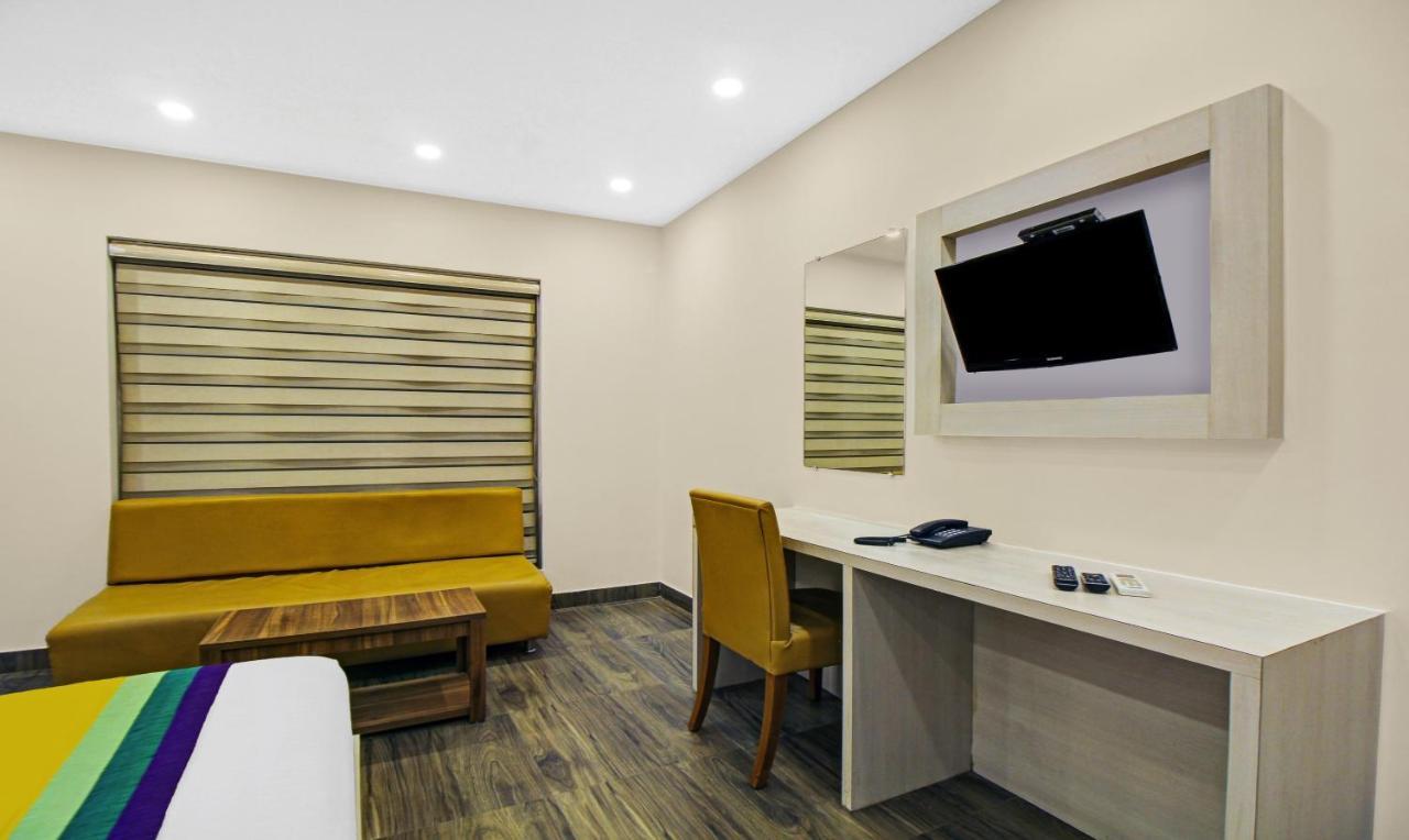 Itsy Hotels Transit Express Калькутта Экстерьер фото